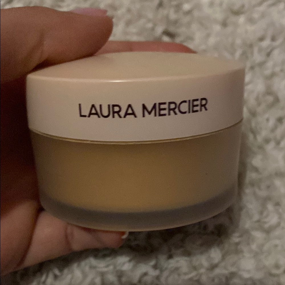 Laura Mercier Cream Setting Powder Radiant Finish translucent honey